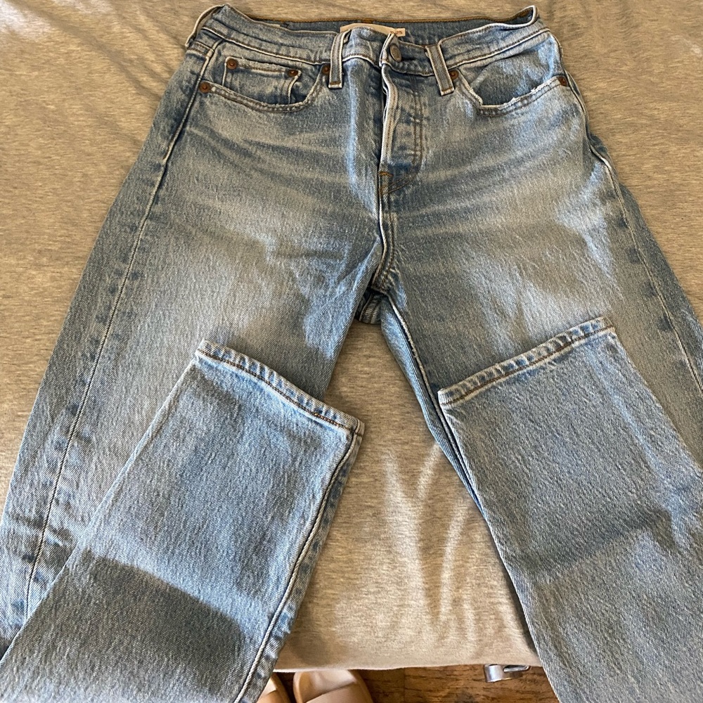 Levi’s wedgie straight jeans